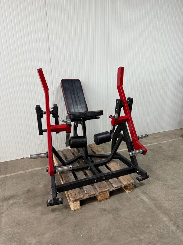 Plate loaded leg extension/ beinstrecker/ legs/ leg/ bein