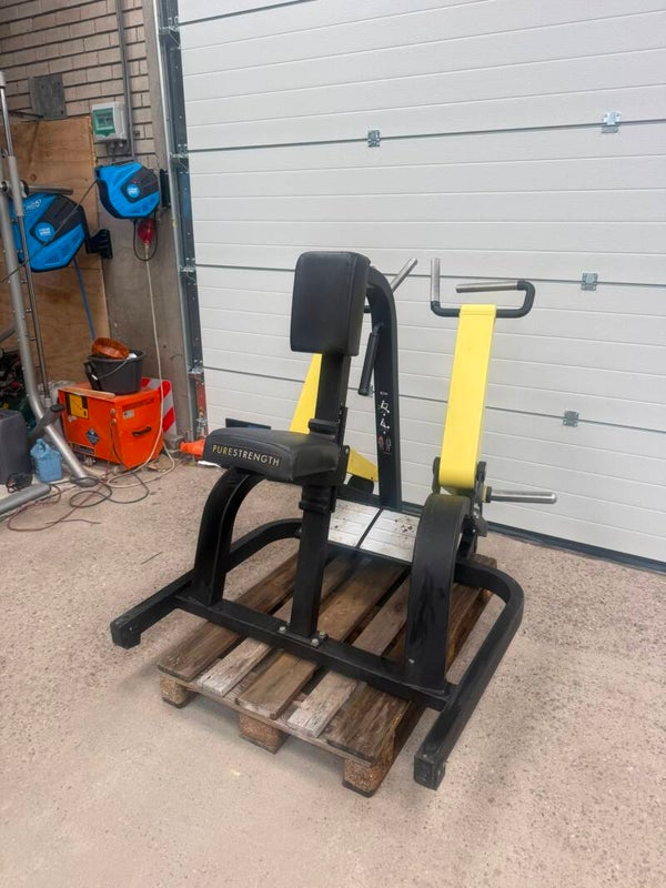 Technogym pure strength/ seated row/ row machine