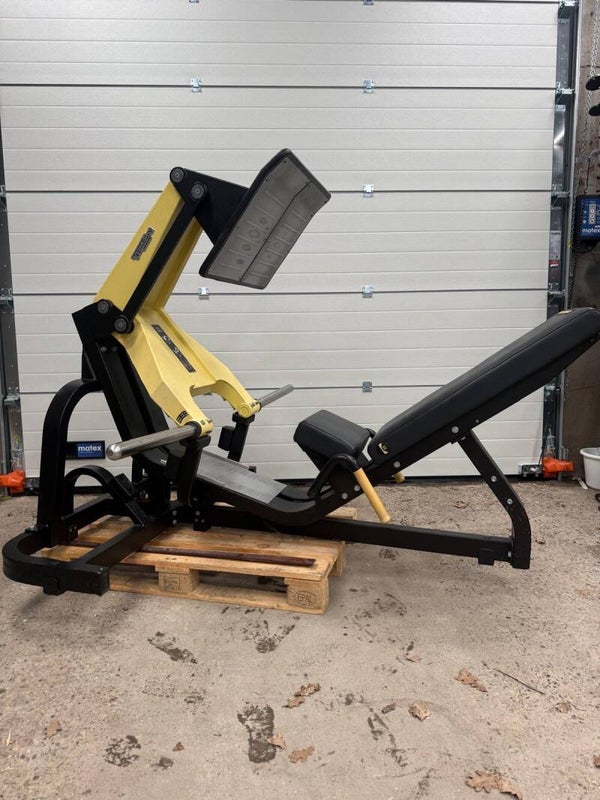 Technogym pure strength squatpress/ leg press/ legs/
