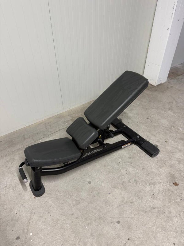 Life Fitness Adjustable bench/ Verstelbare halterbank/ Black