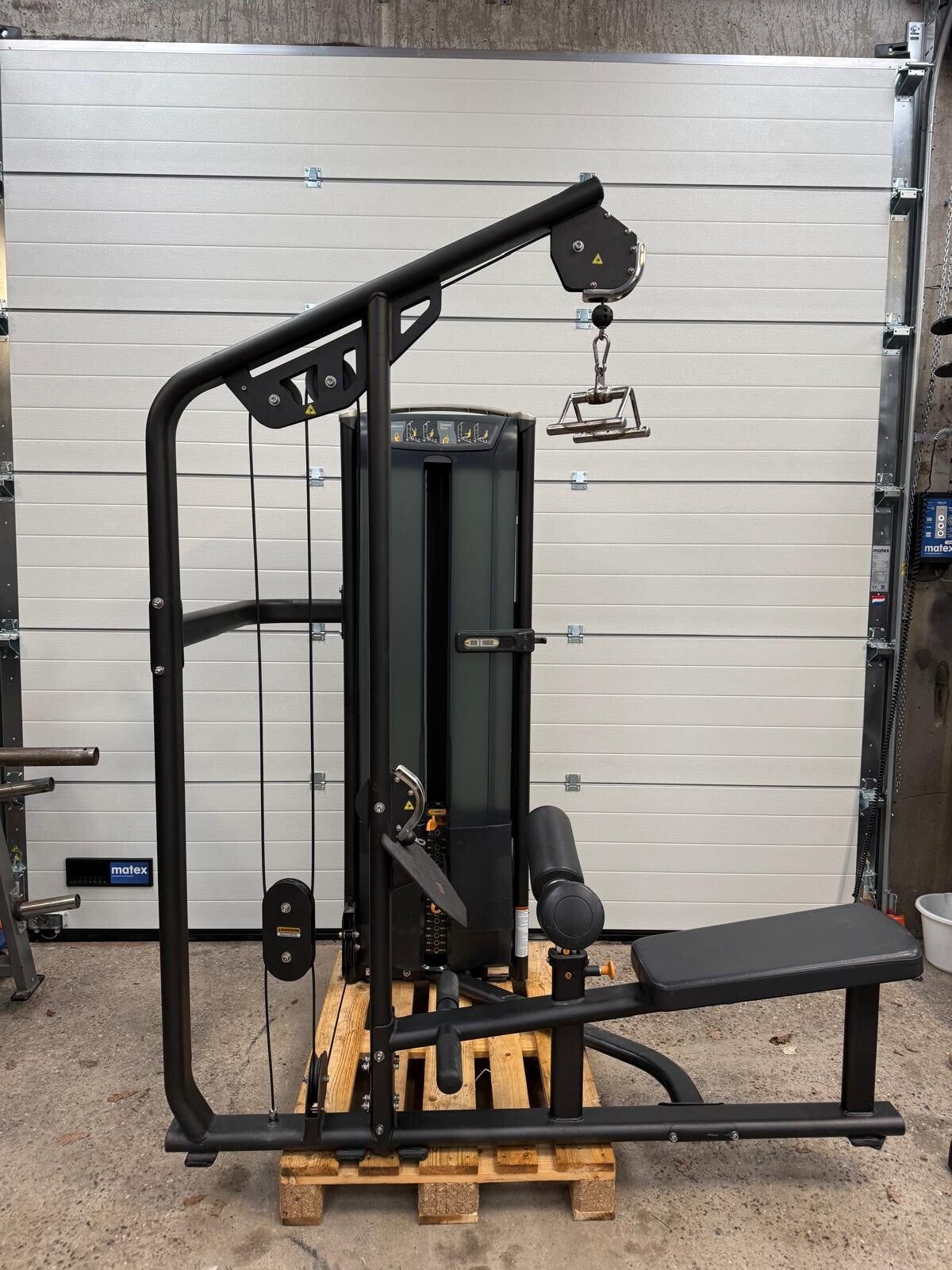 Matrix Lat pulldown/ row/ 2 in 1 machine/ Black