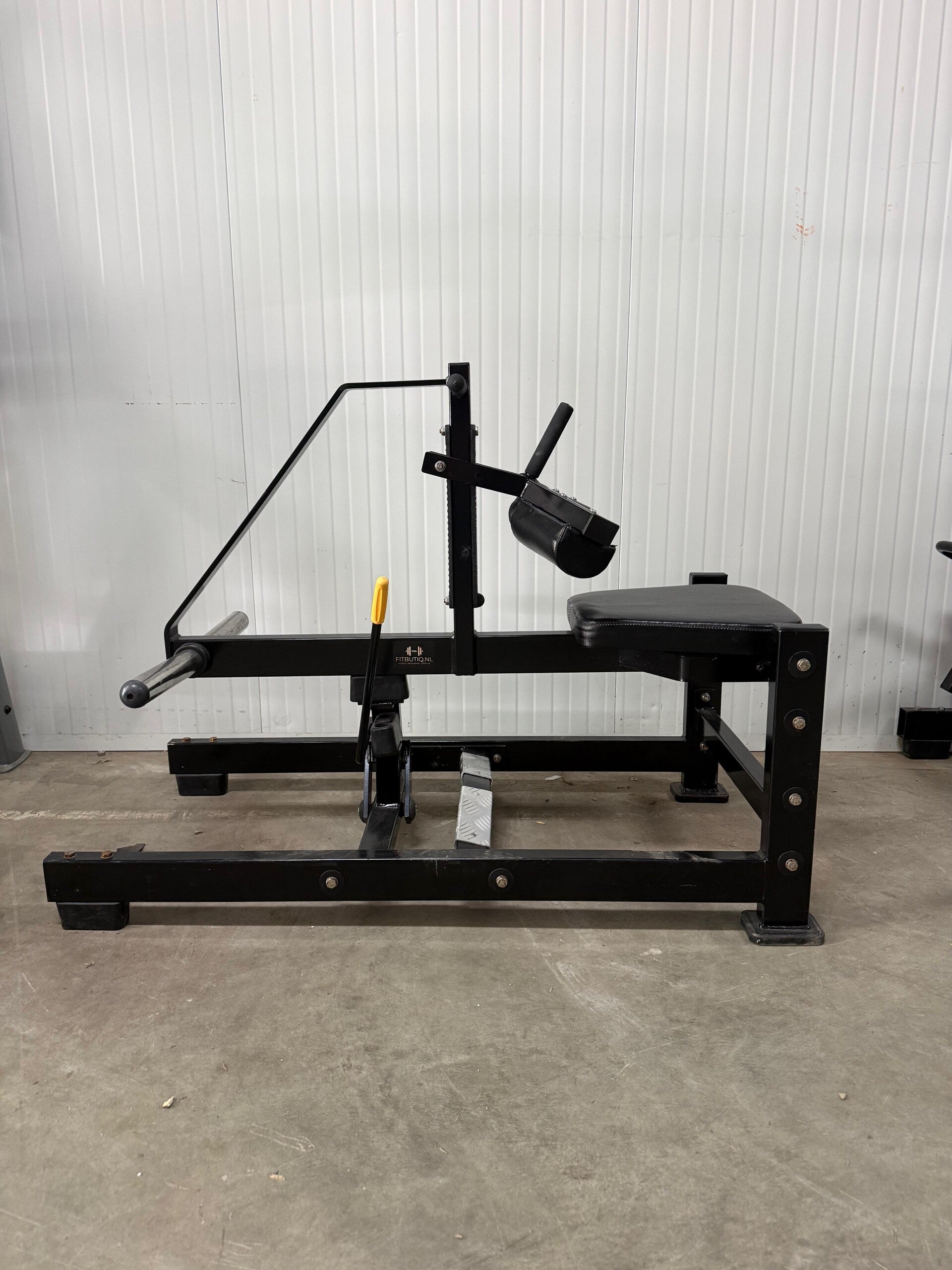 Athletic perfomance calf raise/ seated calf machine/ black