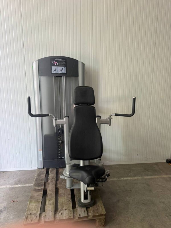 Life Fitness Signature pec fly/ fly machine/ butterfly