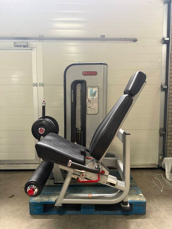 Star Trac Leg extension/ beinstrecker/ leg extension