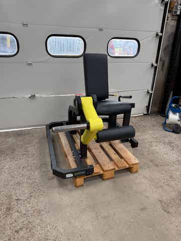 Plate loaded leg extension/ legs/ beinstrecker Dhz