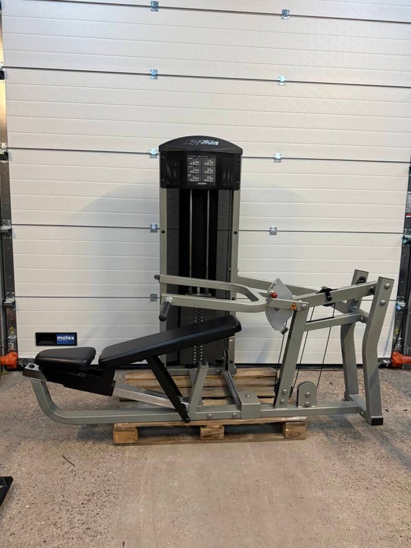 Life Fitness shoulder/ incline/ flat press/ 3 in 1