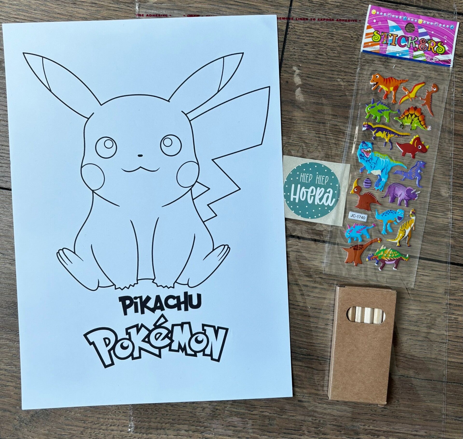 Pikachu Kleurpakket met Blanco Waskrijtjes- & Kleurpotlodendoosje
