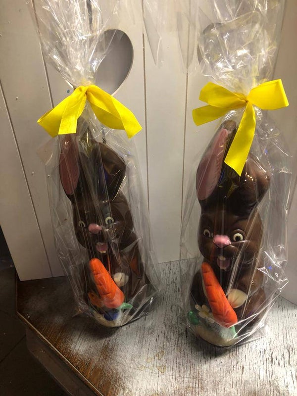 MelkChocolade Lachhaas met Wortel 600 gram 32 cm.