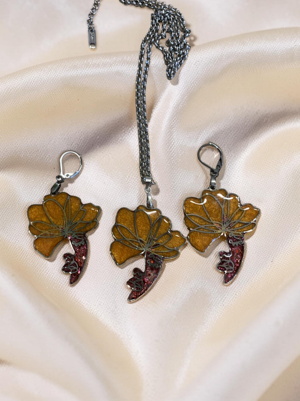 Parure femme chapeautée