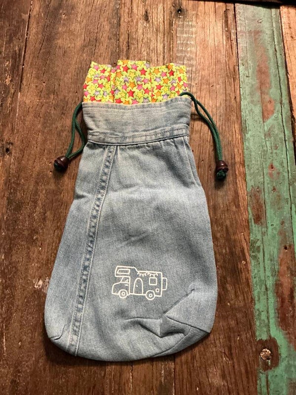 Denimpose til oppbevaring/gavepose