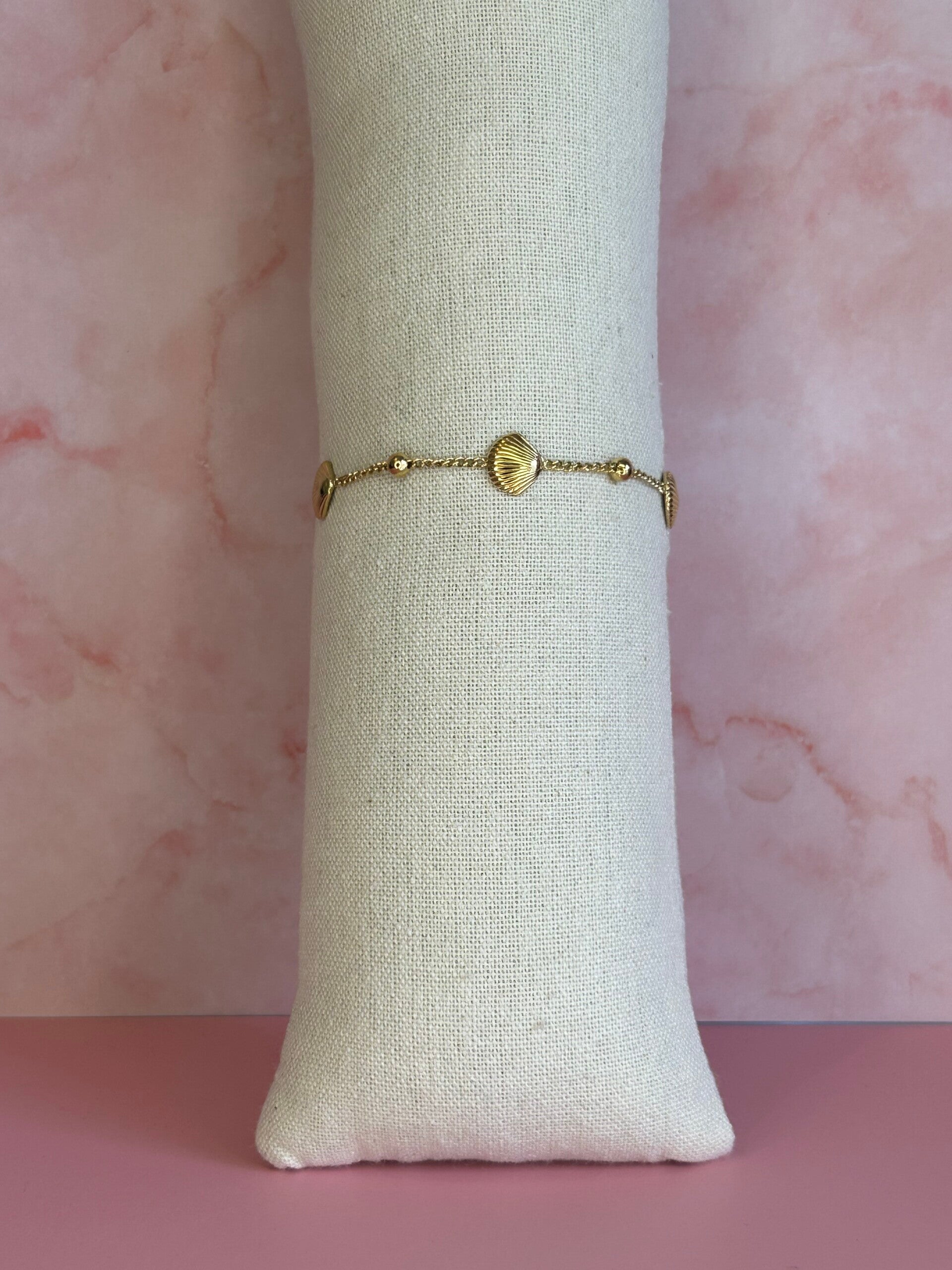 Armband schelpjes (goud)