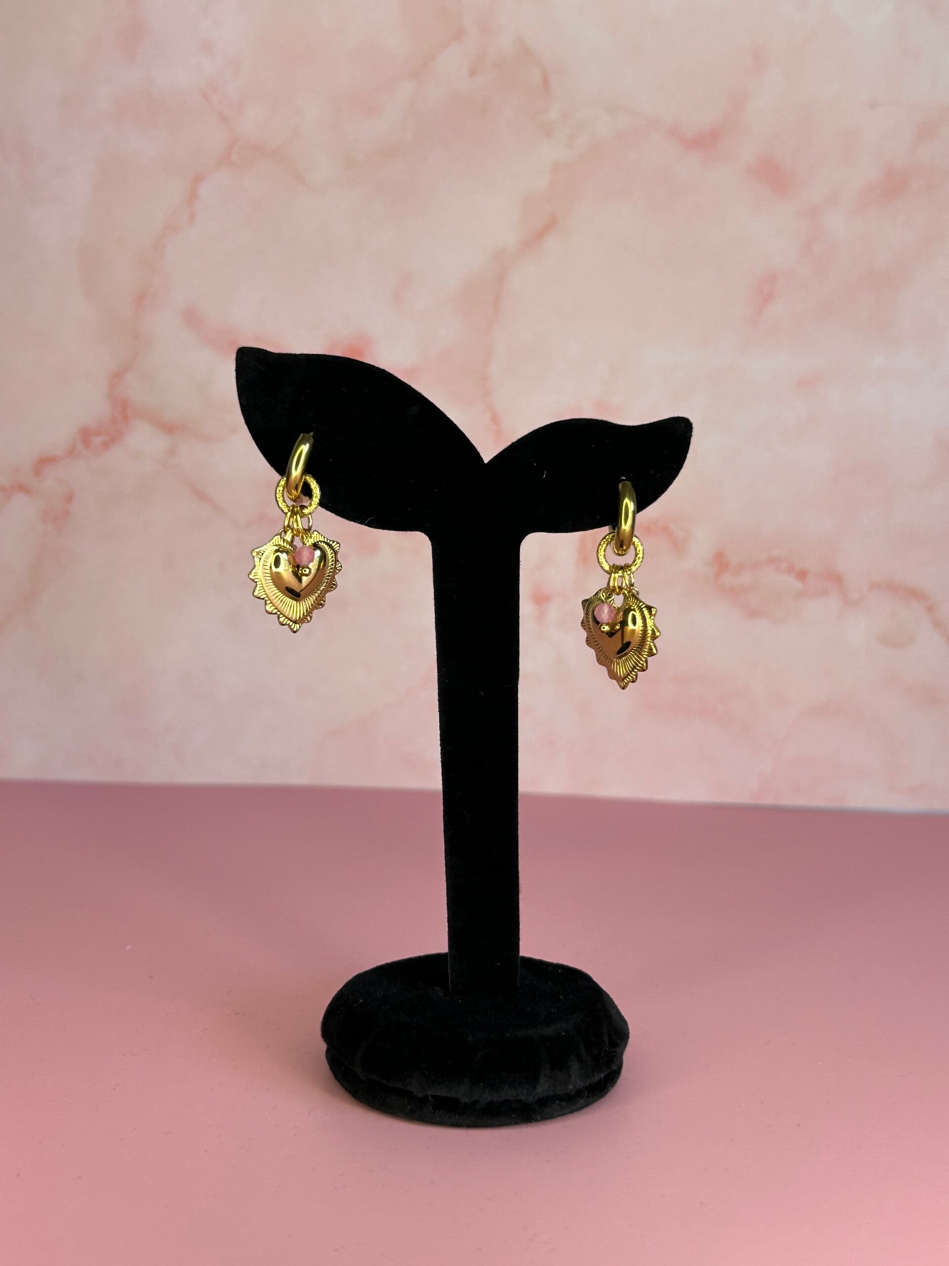 Oorbellen hart met kraaltjes (goud)