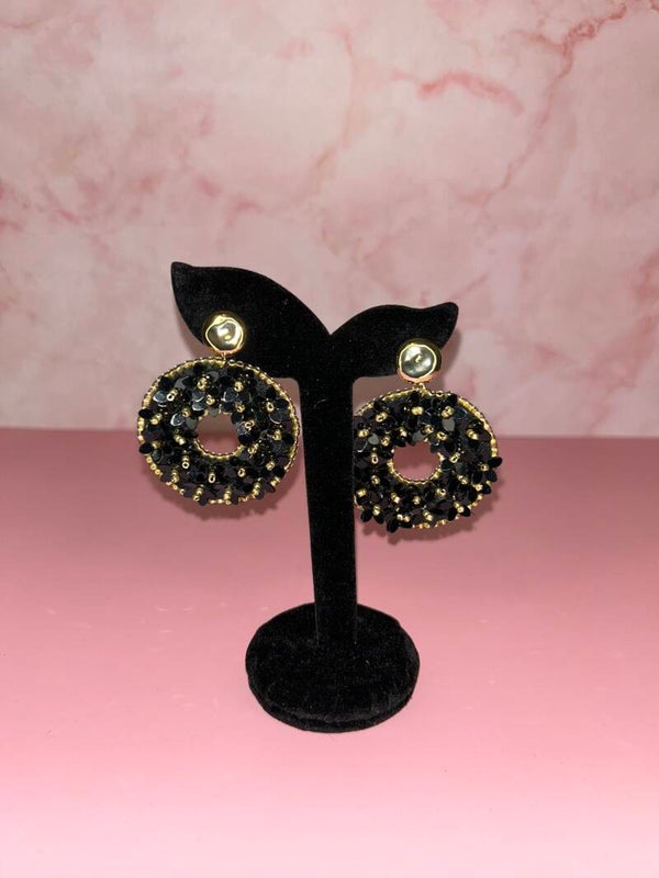 Ronde kralenoorbellen zwart