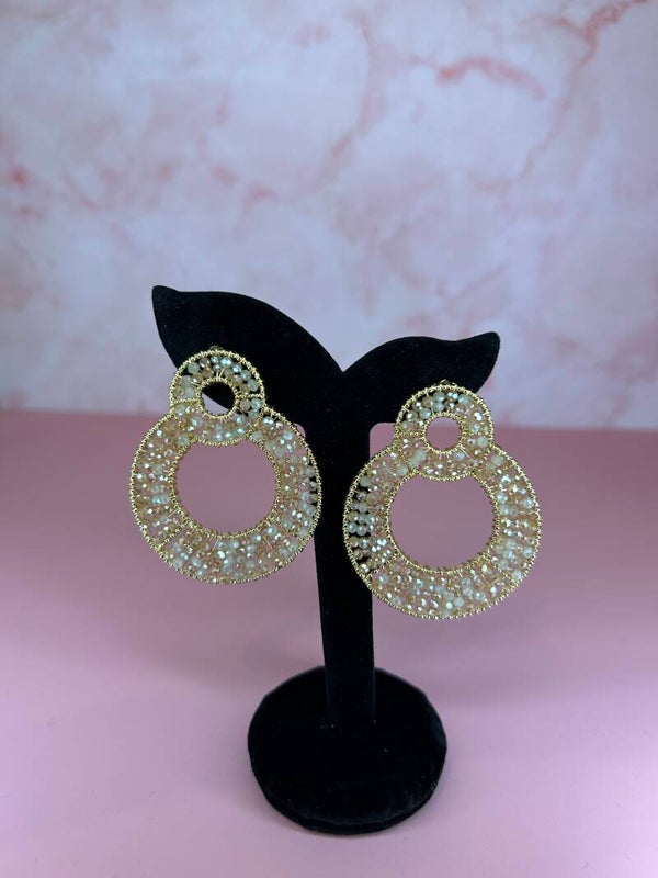 Kralenoorbellen dubbele ronde beige