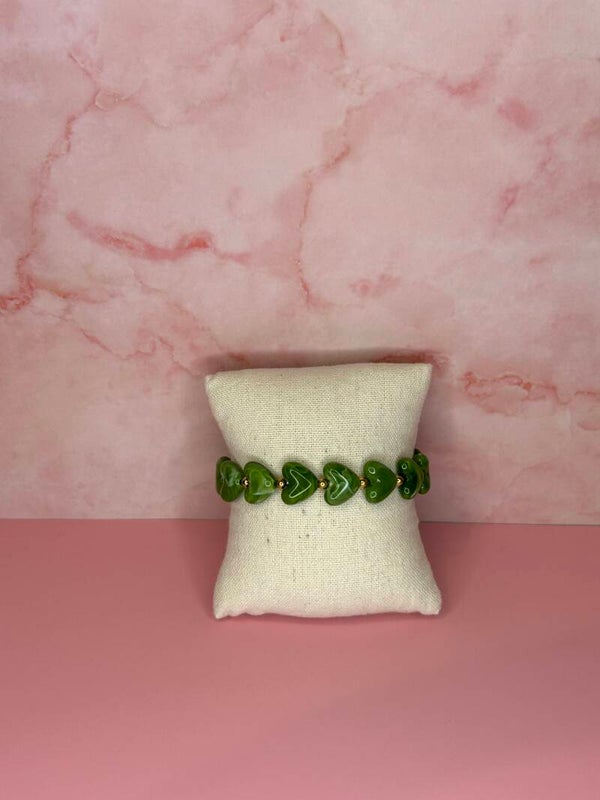 Elastische armband hartjes groen