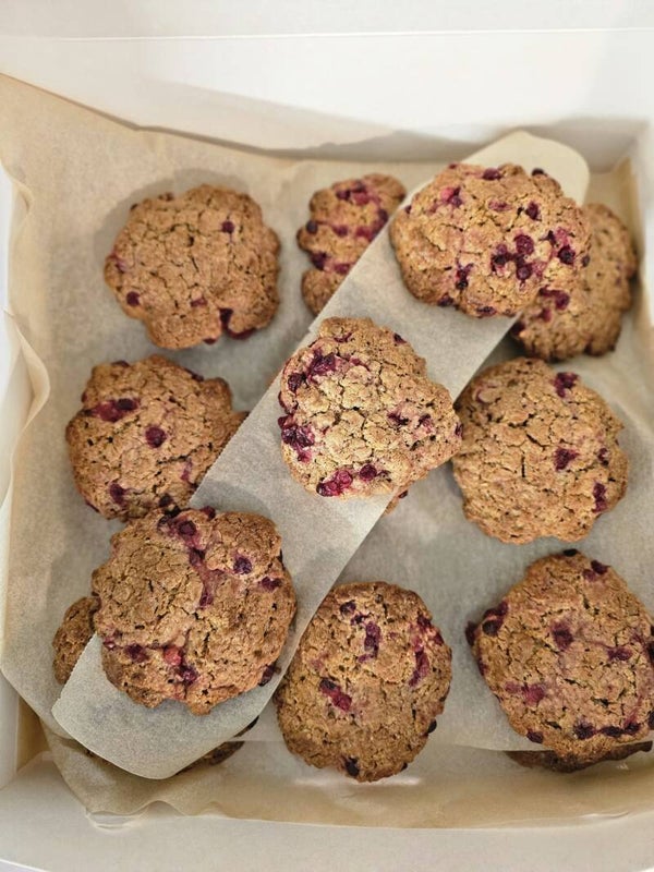 Lingonberry Oat Cookies