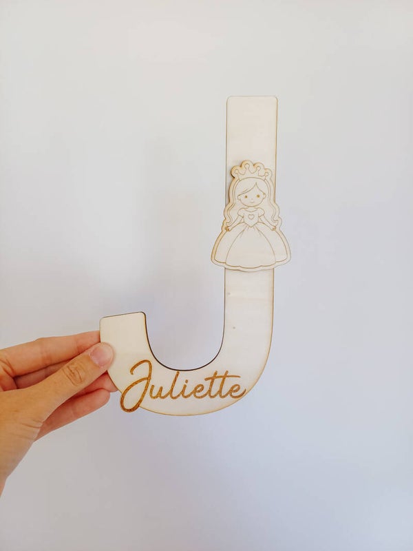 Gepersonaliseerde houten letter met figuurtje