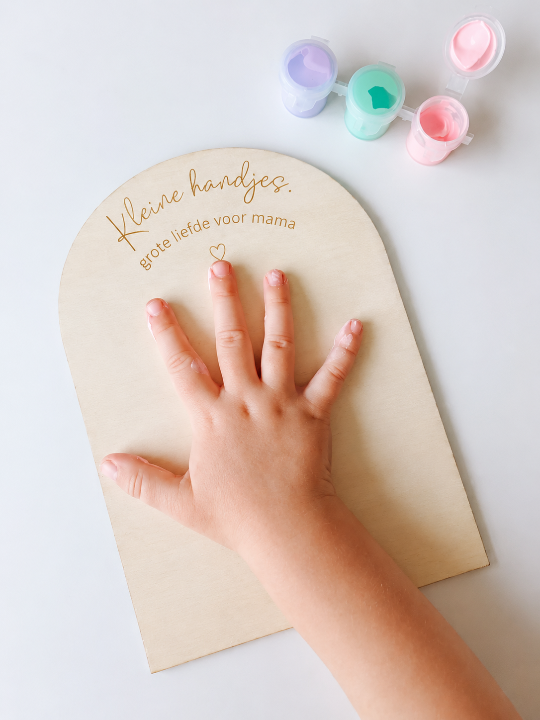 Handafdruk bord 'Kleine handjes, grote liefde voor mama'