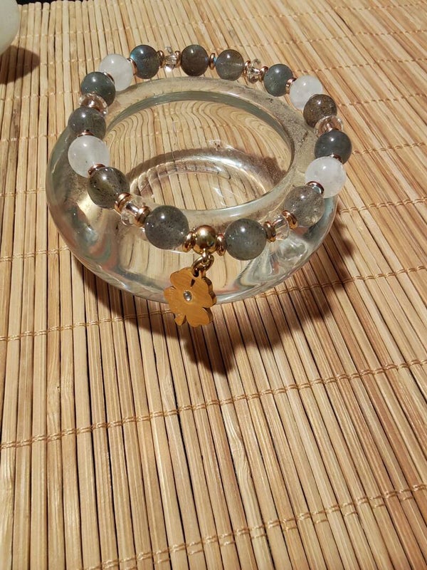 Bracelet en labradorite et pierre de lune et charm's