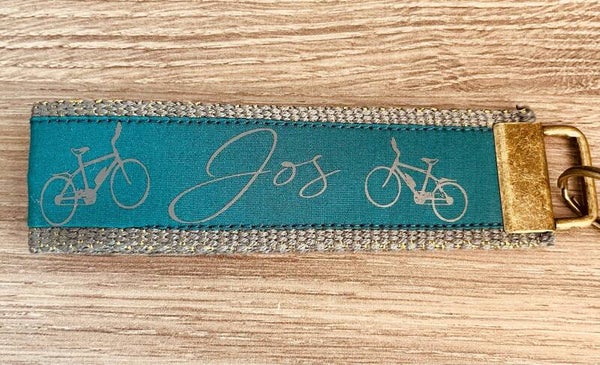 Handgemaakte sleutelhanger groen met gouden glitter