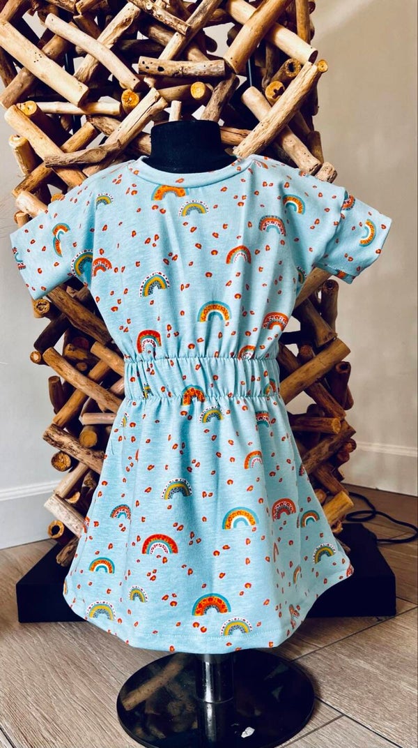 kleedje regenboog maat 86