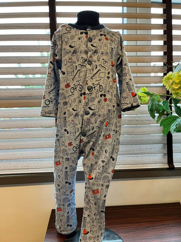 Handgemaakte babypyama uit 1 stuk