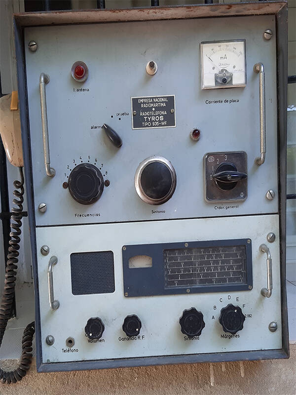 Radioteléfono de Bandas Marinas