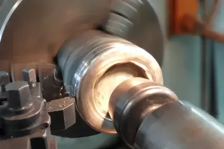 Precisie draaiwerk en metaalbewerking op CNC-machine – maatwerk onderdelen en technische productie