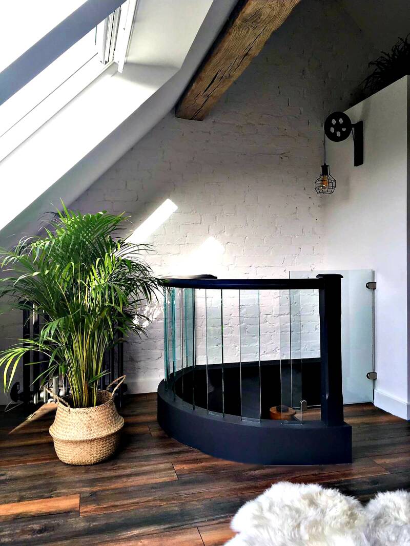 loft-stairs-radiator-standard-4w9f77.jpg