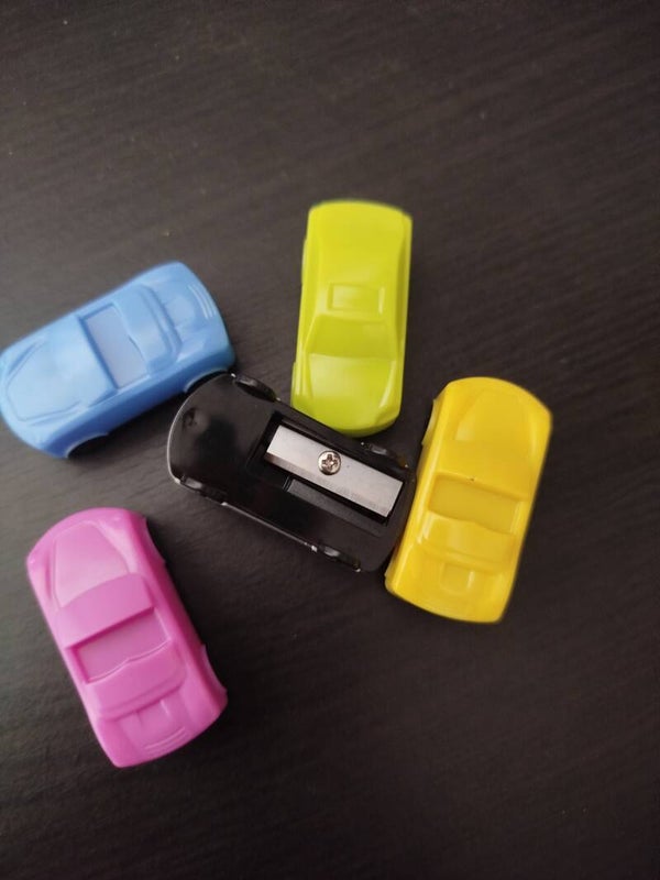 éguises crayons voiture