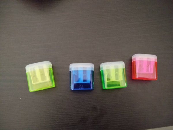 1 taille crayons avec réservoir