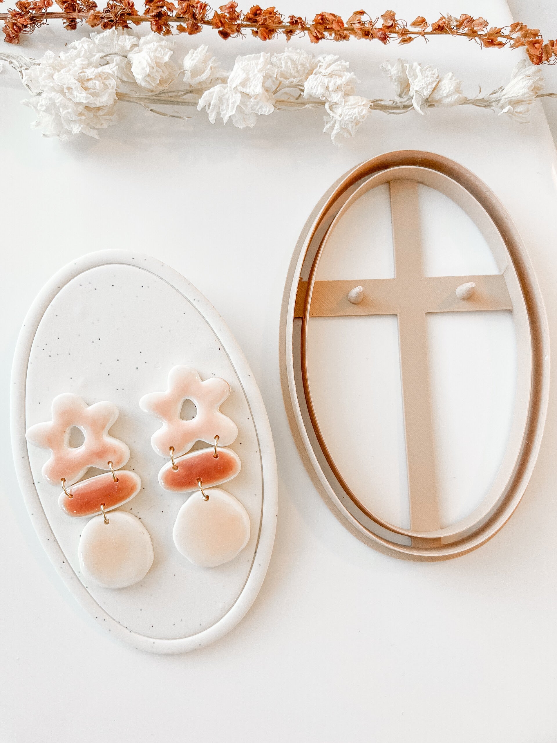 cutter earring card oval lines