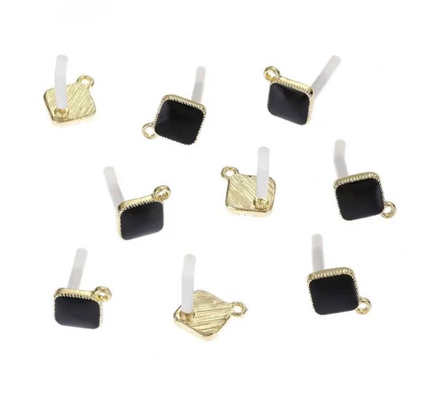 Earring black corner