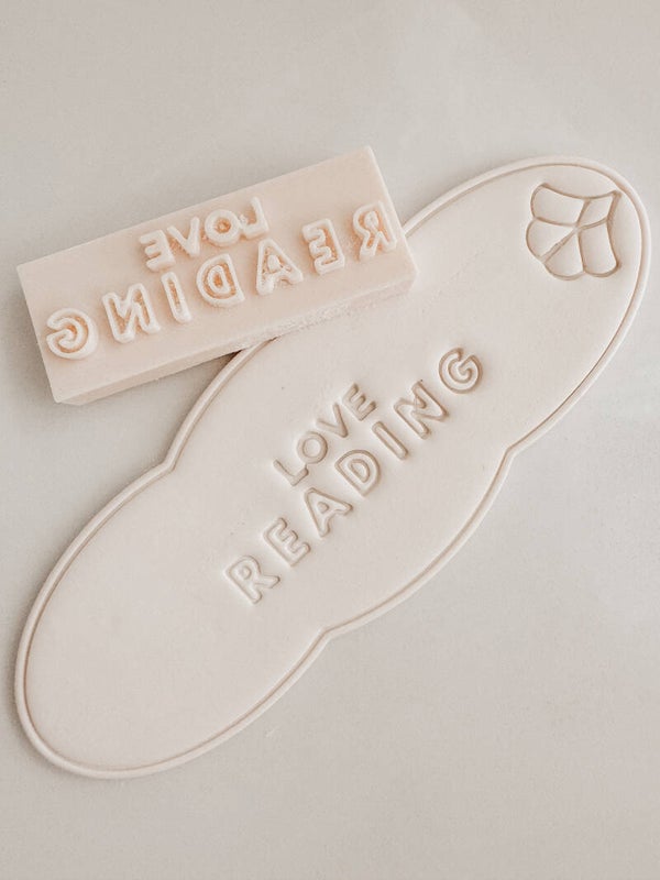 Stamp bookmark 'love reading'