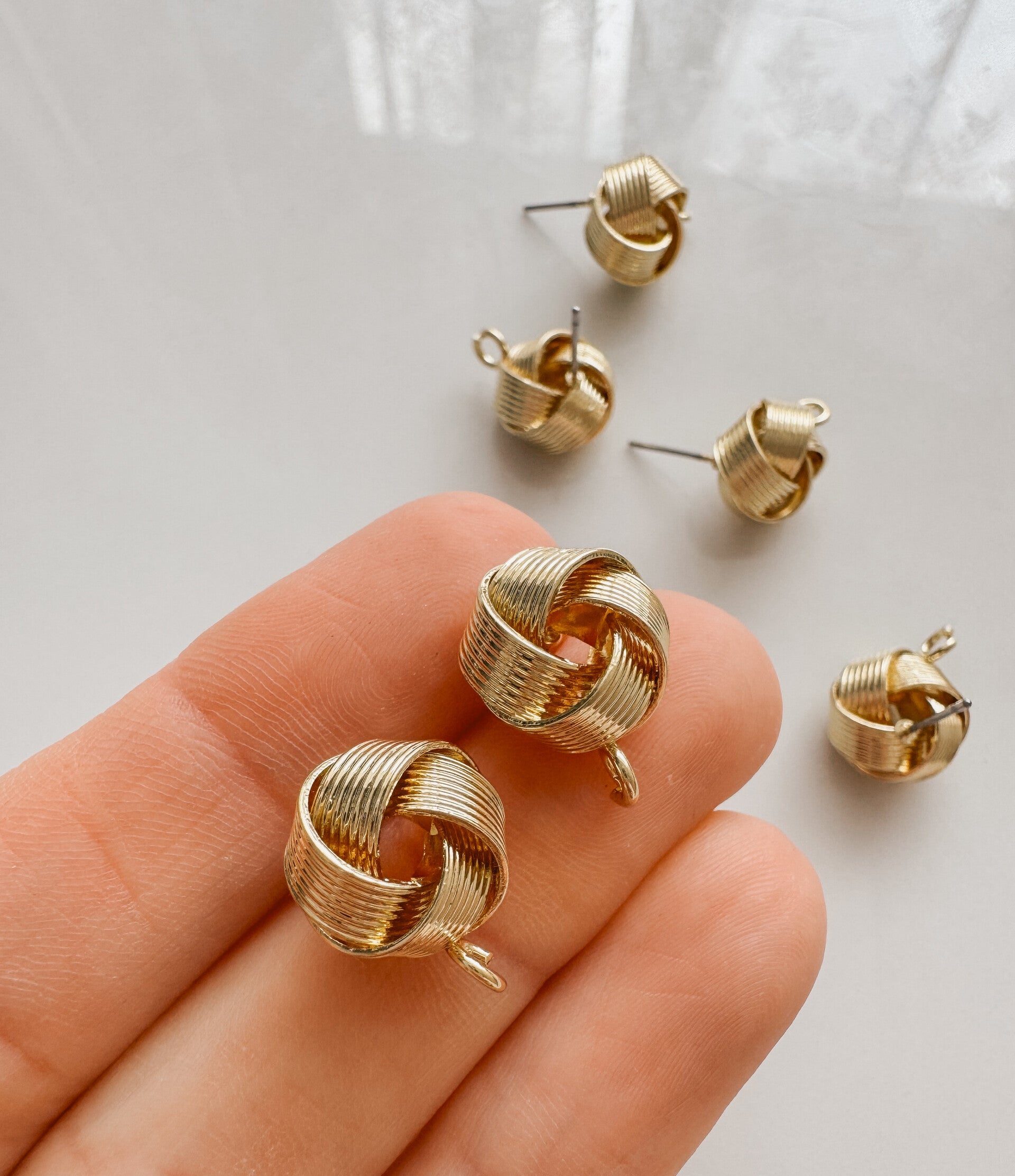 Earring post Knotted stripe