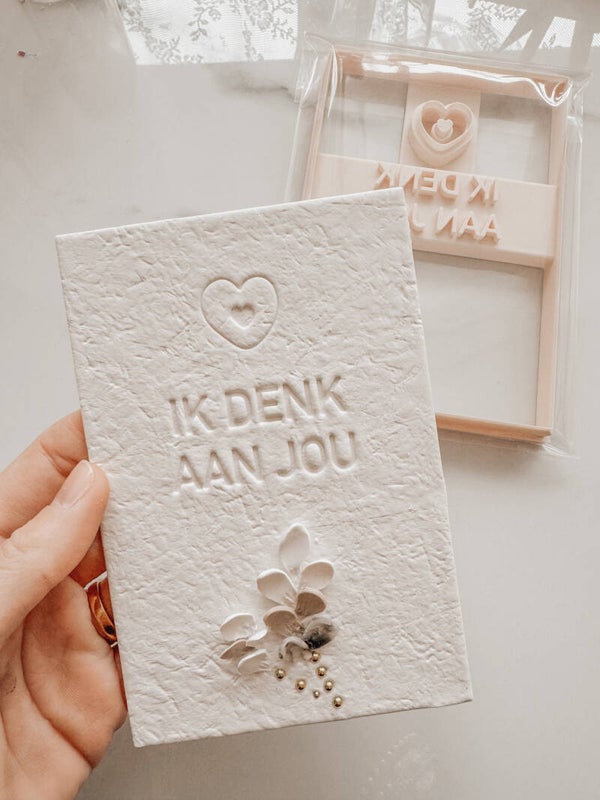 Kaart cutter ‘ik denk aan je’