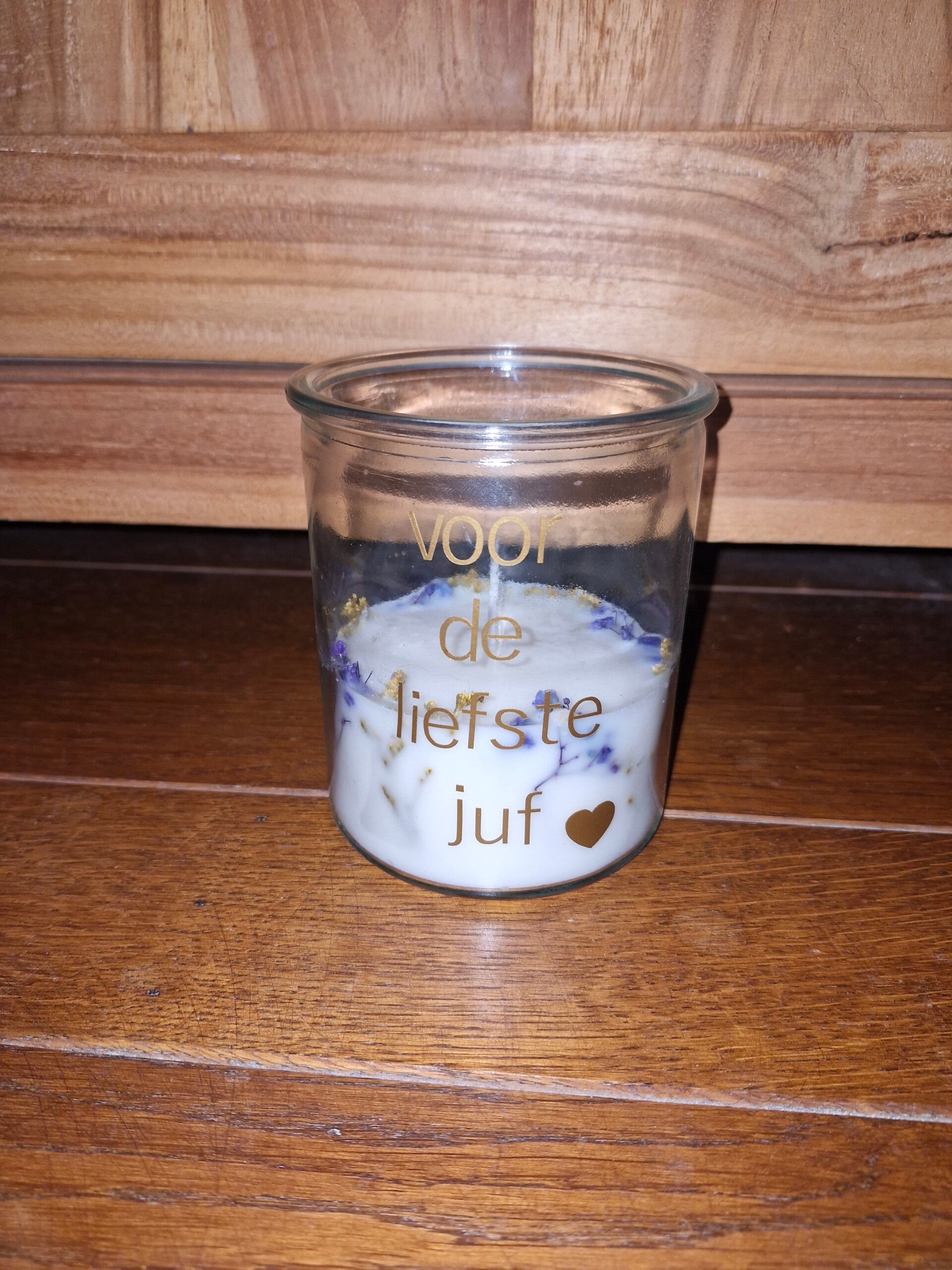 Kaars met droogbloemen juf