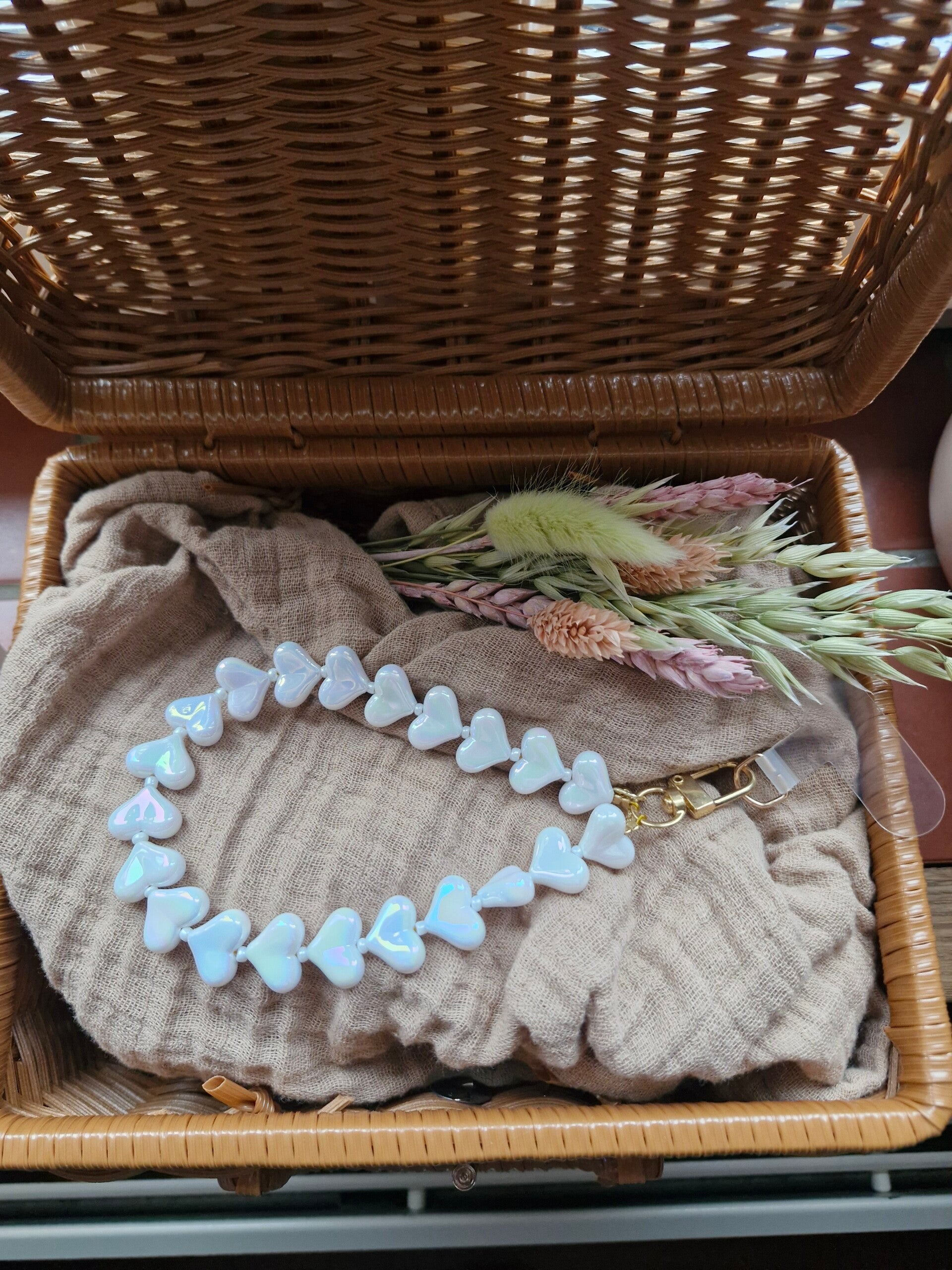 Gsm hanger wit hartjes