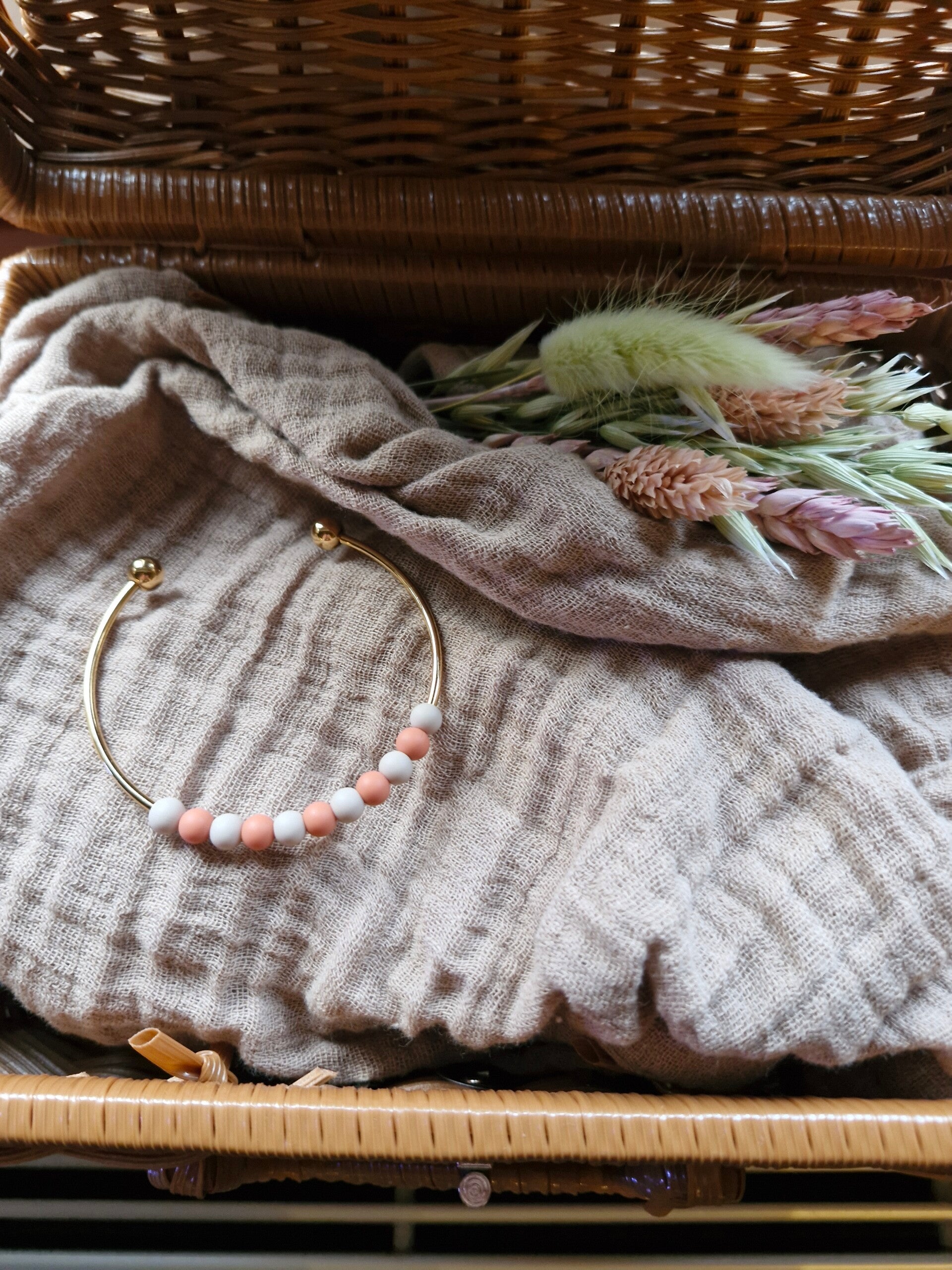 Armbandje bruin met grijs