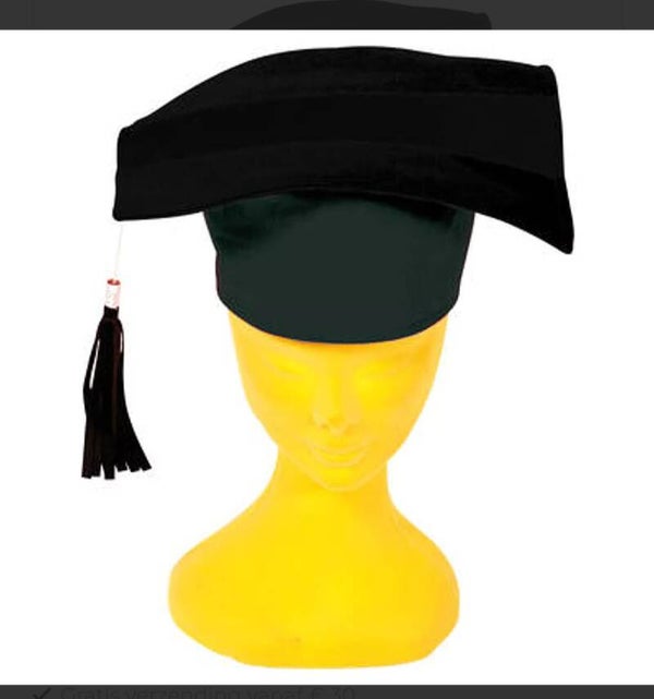 Afstudeerhoedjes voor op te zetten met naam