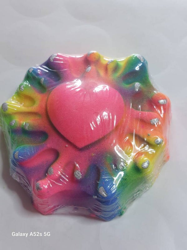 Splat heart bath bomb
