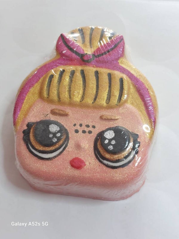 Girl bath bomb