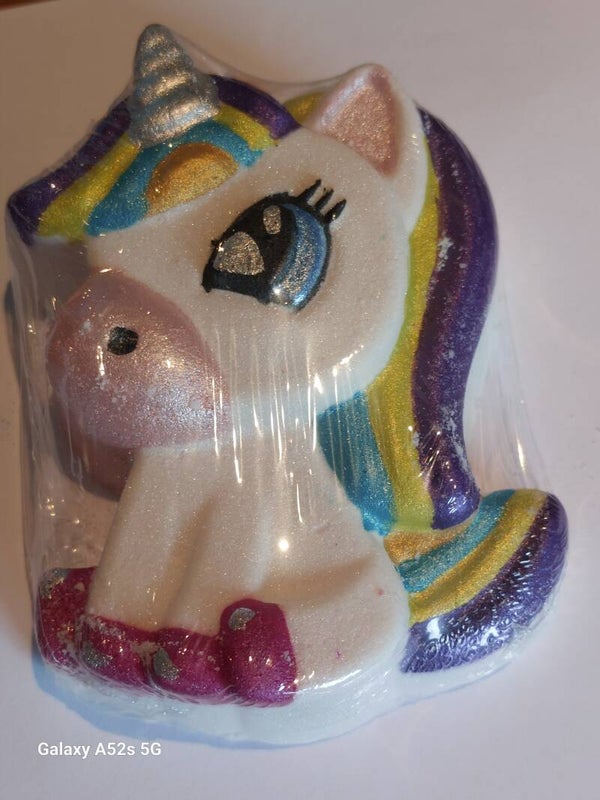 Big unicorn bath bomb