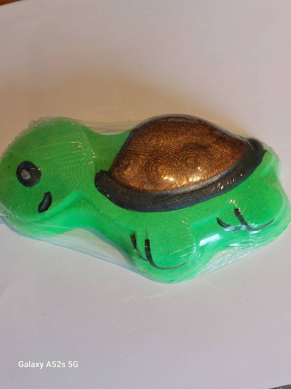 Dino bath bomb