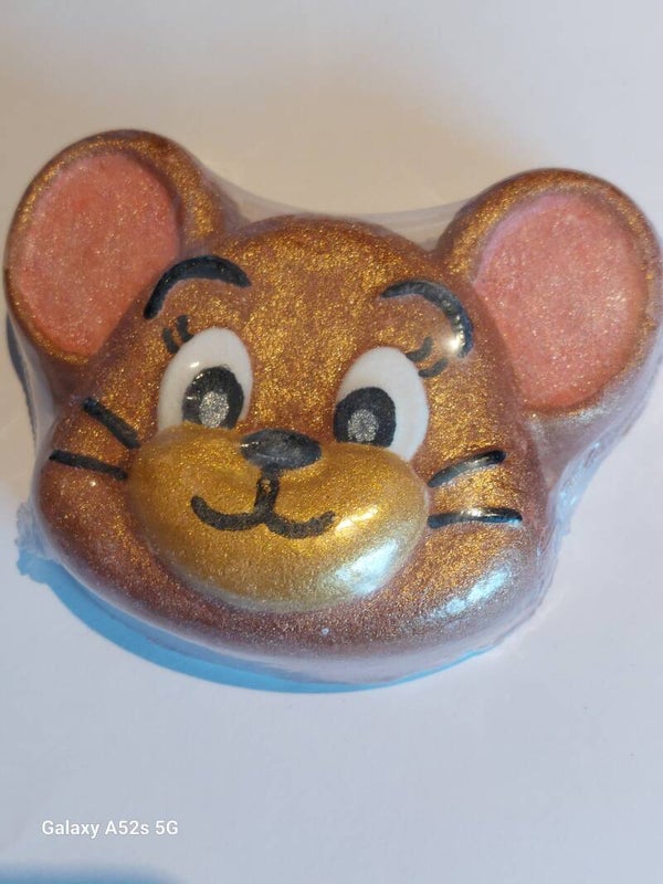 Mouse bath bomb