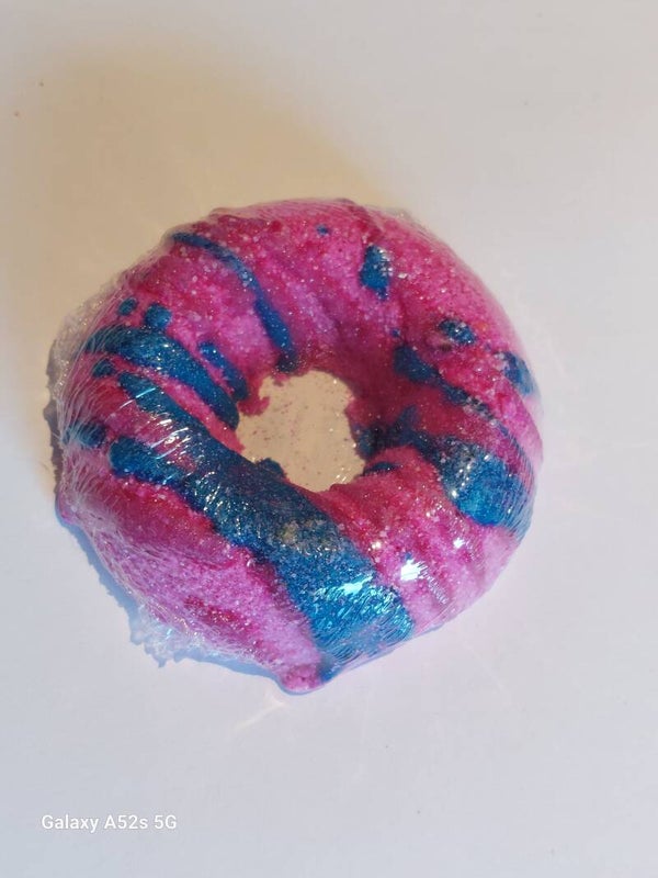 Ring bath bomb