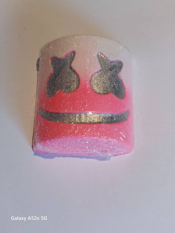 Marshy bath bomb