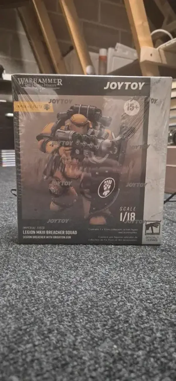 Imperial Fists - Legion MKIII Breachers Squad Legion Breacher With Gravition Gun