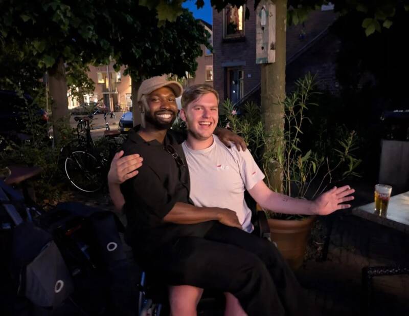Shumar was een homoseksueel en overleed in het Azc van Schalkhaar door suicide.