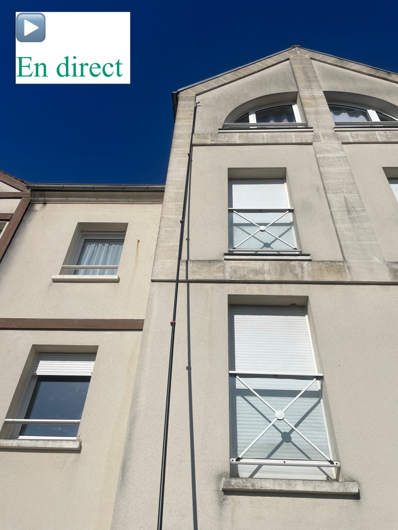 Destruction nid de guêpes sous toiture à Margny-les-Compiègne 